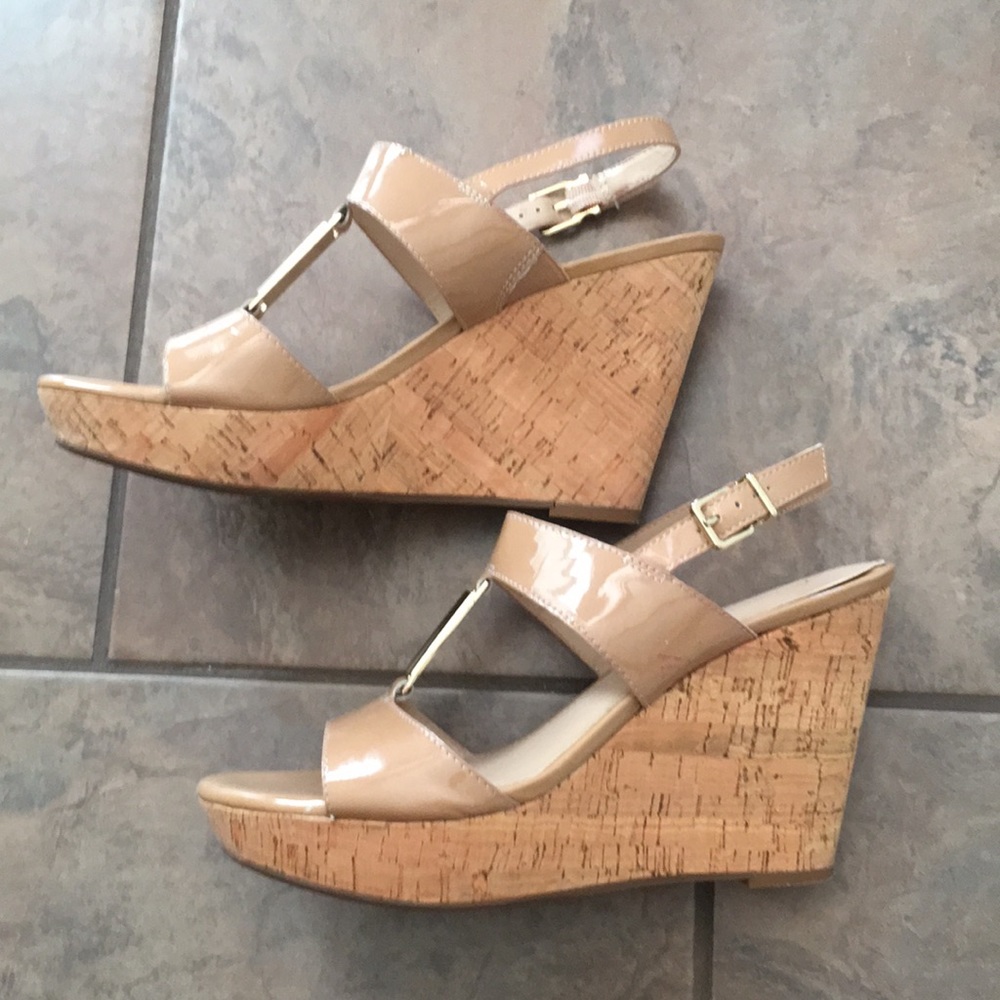 Arturo Chiang nude platform wedges 8M leather